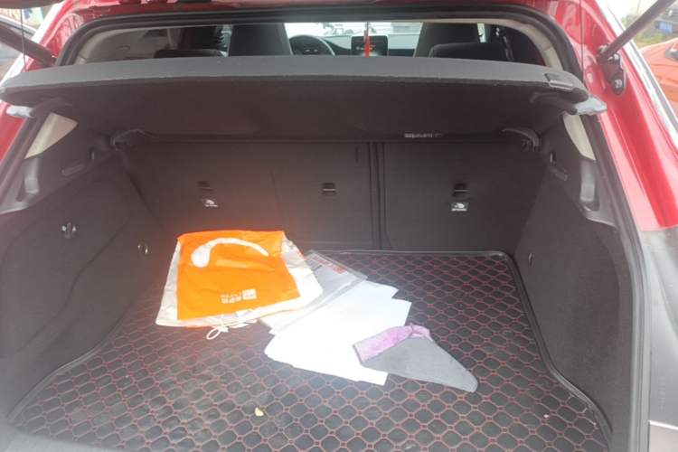 Used Mercedes-Benz GLA 2016 GLA 200 Fashion Model Trunk