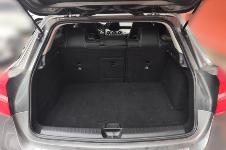 Used Mercedes-Benz GLA 2016 GLA 220 4MATIC Fashion Edition Trunk