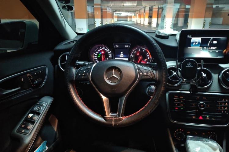 Used Mercedes-Benz GLA 2016 GLA 200 Sport Edition Steering Wheel