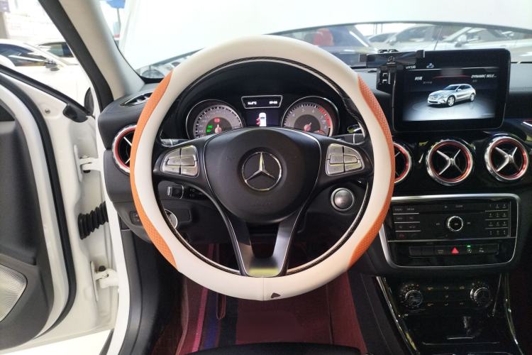 Used Mercedes-Benz GLA 2016 GLA 200 Fashion Model Steering Wheel