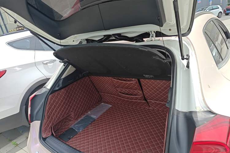 Used Mercedes-Benz GLA 2016 GLA 200 Fashion Model Trunk
