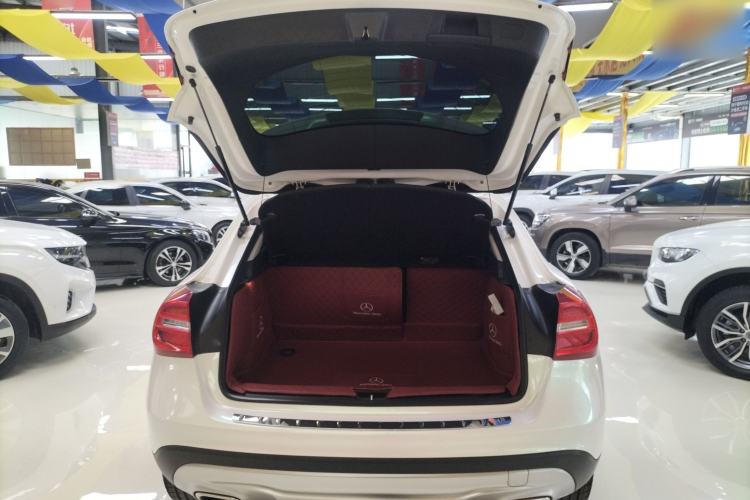 Used Mercedes-Benz GLA 2016 GLA 200 Fashion Model Trunk