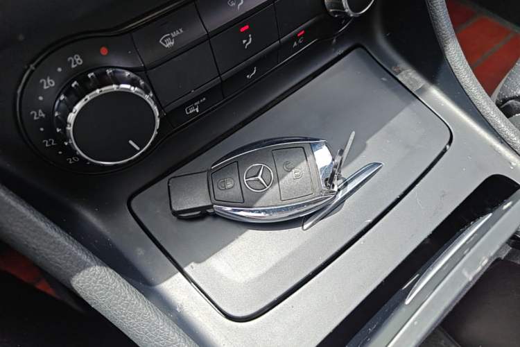 Used Mercedes-Benz GLA 2016 GLA 200 Fashion Model Vehicle Key
