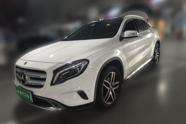 Mercedes-Benz GLA 2016 GLA 200 Fashion Model مستعملة