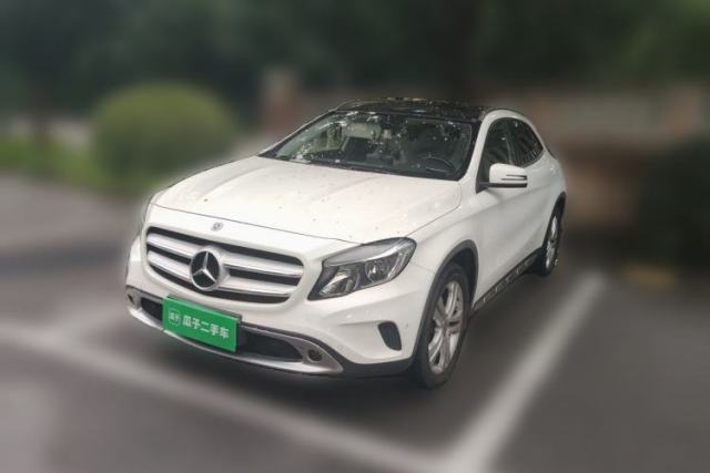 Ojetý Mercedes-Benz GLA 2016 GLA 200 Sport Edition