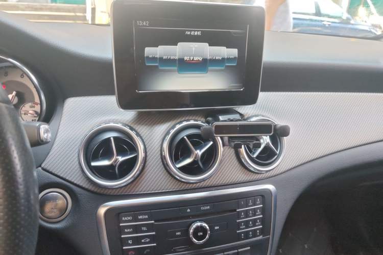 Used Mercedes-Benz GLA 2016 GLA 200 Sport Edition Audio And AC Panel