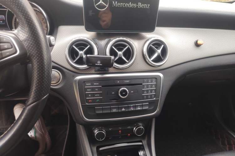 Used Mercedes-Benz GLA 2016 GLA 200 Fashion Model Audio And AC Panel