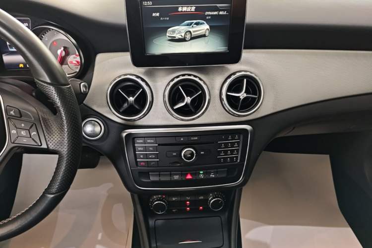 Used Mercedes-Benz GLA 2016 GLA 200 Sport Edition Audio And AC Panel