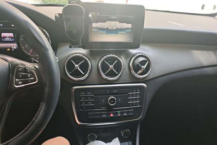 Used Mercedes-Benz GLA 2016 GLA 200 Sport Edition Audio And AC Panel