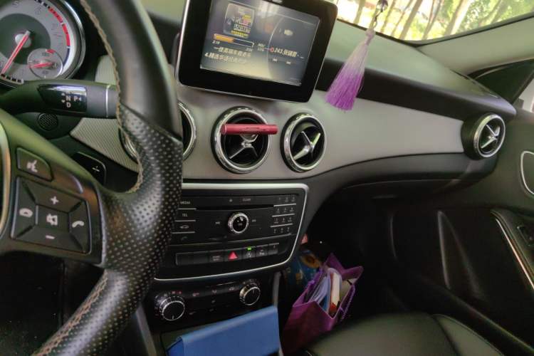 Used Mercedes-Benz GLA 2016 GLA 200 Sport Edition Audio And AC Panel