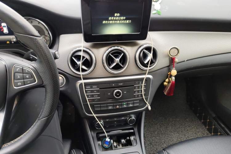 Used Mercedes-Benz GLA 2016 GLA 200 Sport Edition Audio And AC Panel