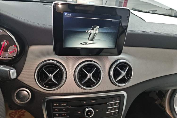 Used Mercedes-Benz GLA 2016 GLA 200 Sport Edition Audio And AC Panel