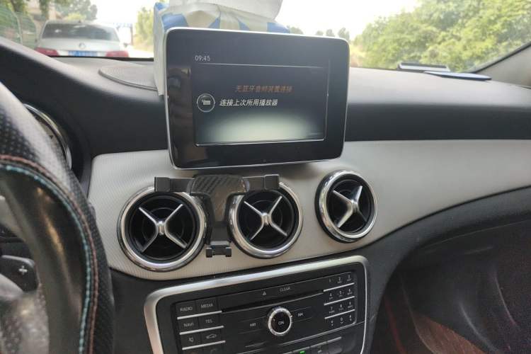 Used Mercedes-Benz GLA 2016 GLA 200 Sport Edition Audio And AC Panel