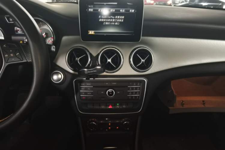 Used Mercedes-Benz GLA 2016 GLA 200 Sport Edition Audio And AC Panel
