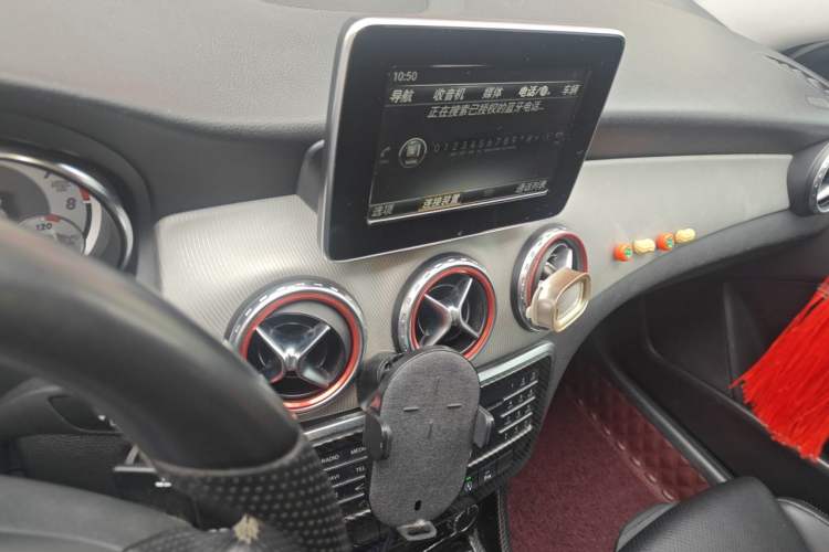 Used Mercedes-Benz GLA 2016 GLA 200 Sport Edition Audio And AC Panel