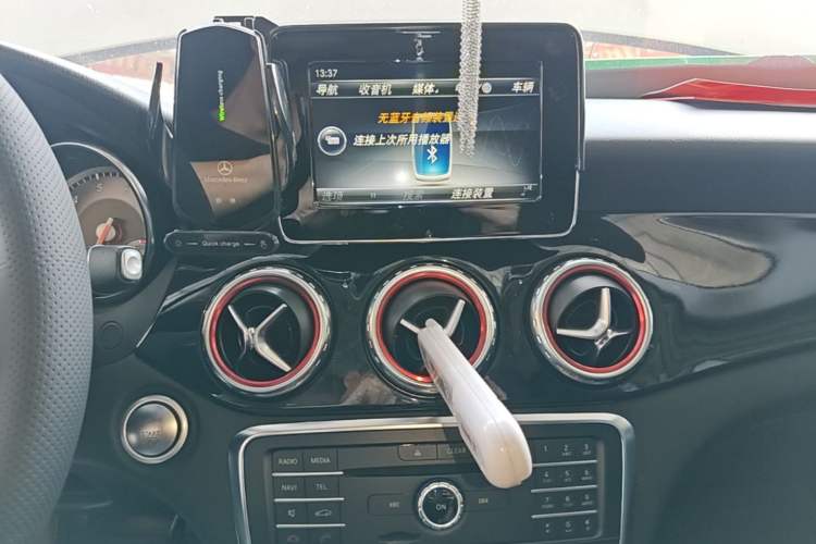 Used Mercedes-Benz GLA 2016 GLA 200 Sport Edition Audio And AC Panel