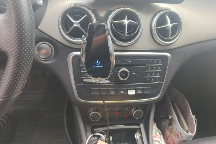 Used Mercedes-Benz GLA 2016 GLA 200 Fashion Model Audio And AC Panel