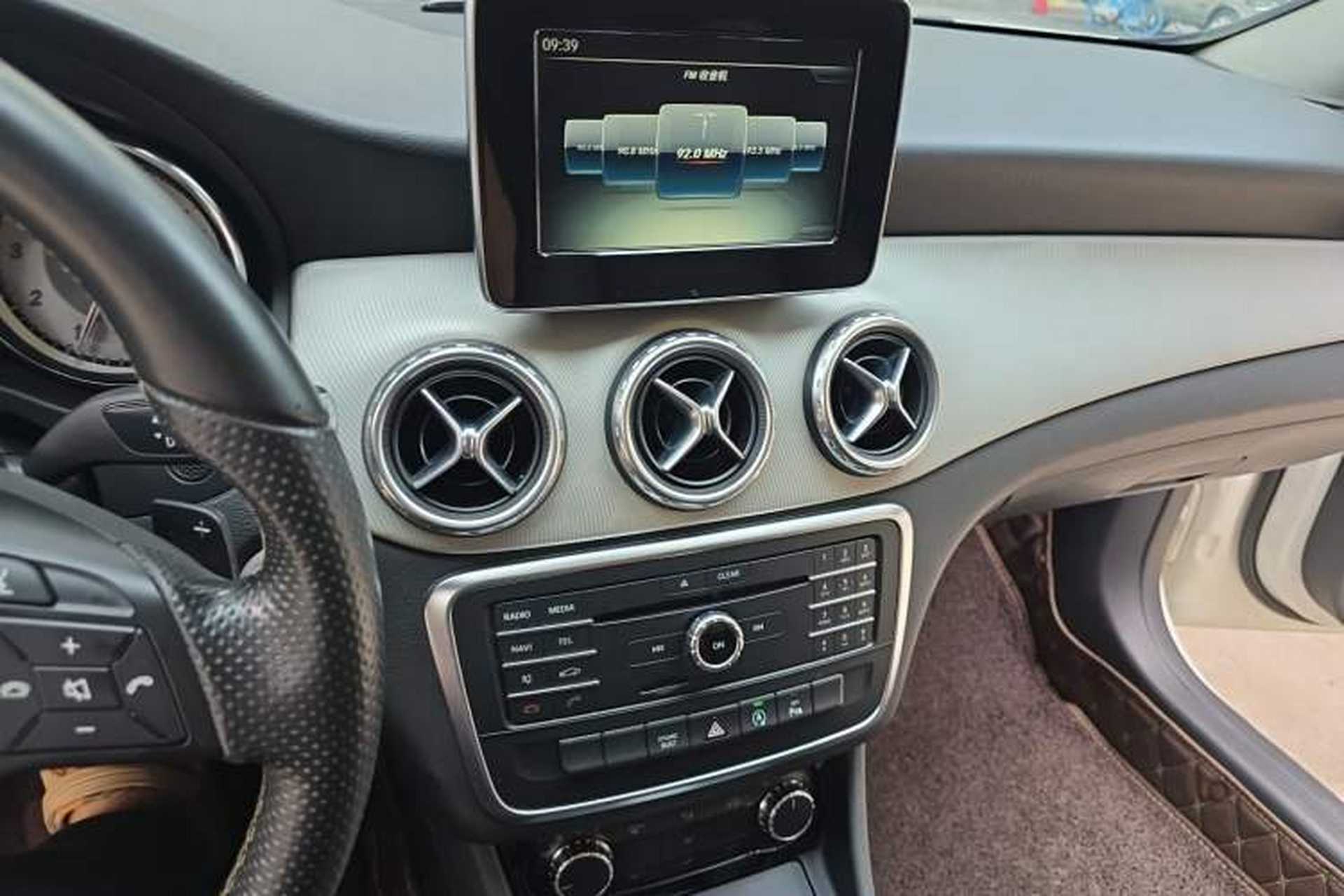 Used Mercedes-Benz GLA 2016 GLA 200 Sport Edition Audio And AC Panel