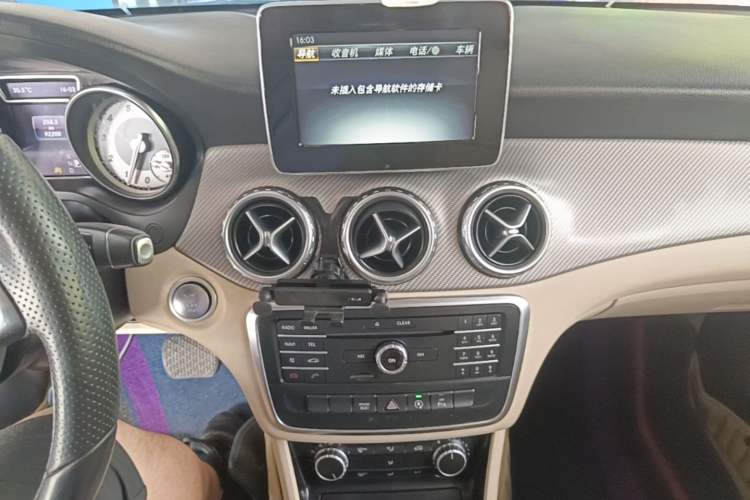 Used Mercedes-Benz GLA 2016 GLA 200 Fashion Model Audio And AC Panel