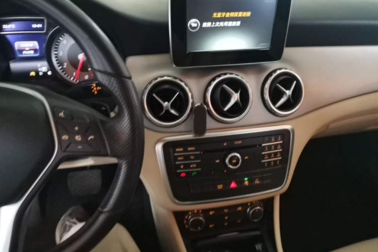Used Mercedes-Benz GLA 2016 GLA 200 Sport Edition Audio And AC Panel