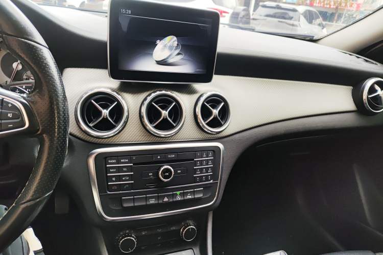 Used Mercedes-Benz GLA 2016 GLA 200 Fashion Model Audio And AC Panel