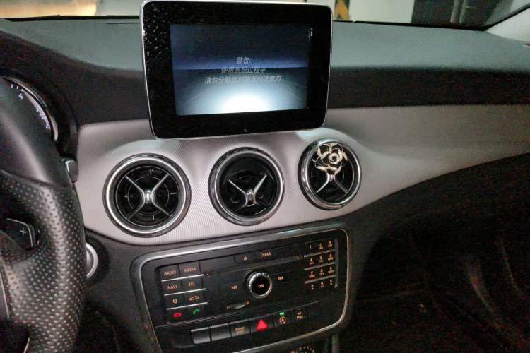 Used Mercedes-Benz GLA 2016 GLA 200 Sport Edition Audio And AC Panel
