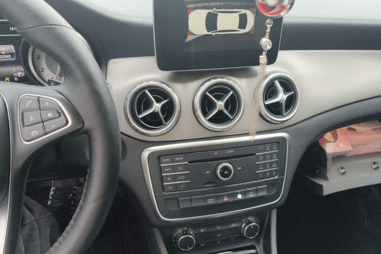 Used Mercedes-Benz GLA 2016 GLA 200 Sport Edition Audio And AC Panel