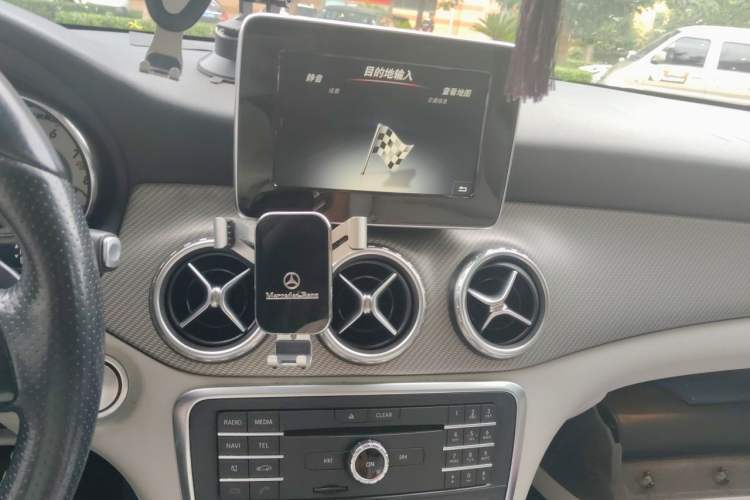 Used Mercedes-Benz GLA 2016 GLA 200 Sport Edition Audio And AC Panel