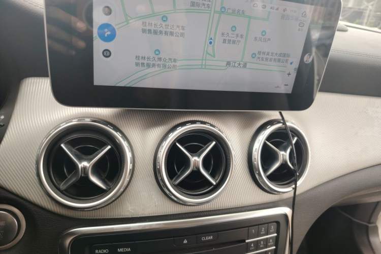 Used Mercedes-Benz GLA 2016 GLA 220 4MATIC Fashion Edition Audio And AC Panel