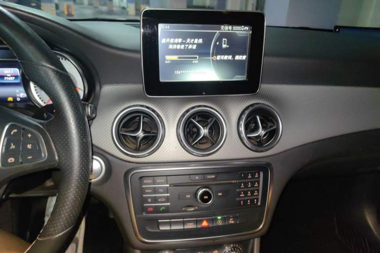 Used Mercedes-Benz GLA 2016 GLA 200 Sport Edition Audio And AC Panel
