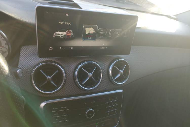 Used Mercedes-Benz GLA 2016 GLA 200 Sport Edition Audio And AC Panel