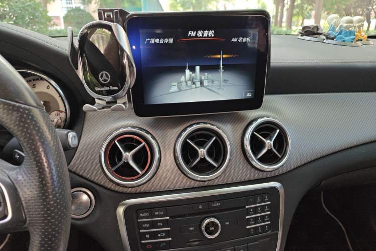 Used Mercedes-Benz GLA 2016 GLA 200 Fashion Model Audio And AC Panel
