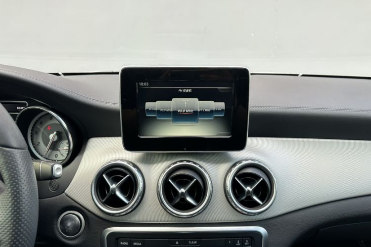 Used Mercedes-Benz GLA 2016 GLA 200 Fashion Model Audio And AC Panel