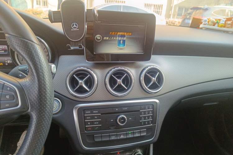 Used Mercedes-Benz GLA 2016 GLA 200 Sport Edition Audio And AC Panel