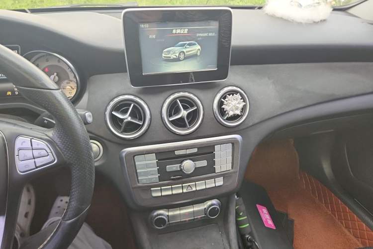 Used Mercedes-Benz GLA 2016 GLA 200 Sport Edition Audio And AC Panel
