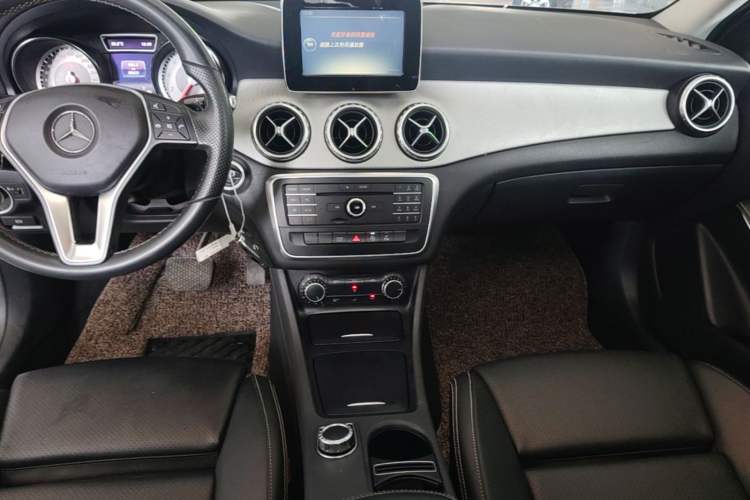 Used Mercedes-Benz GLA 2016 GLA 200 Sport Edition Audio And AC Panel