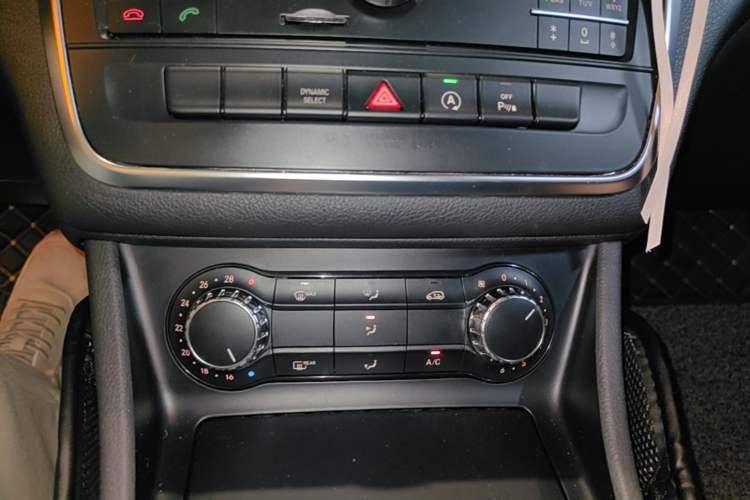 Used Mercedes-Benz GLA 2016 GLA 200 Fashion Model Audio And AC Panel