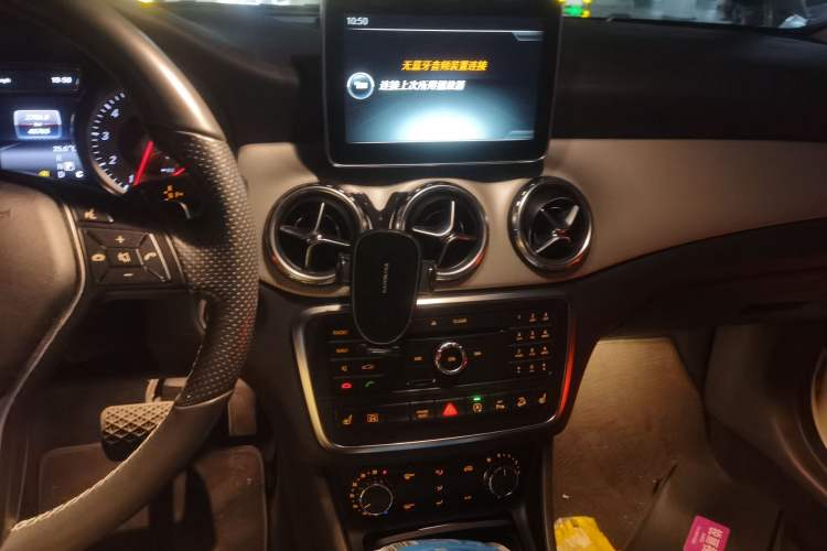 Used Mercedes-Benz GLA 2016 GLA 220 4MATIC Luxury Model Audio And AC Panel