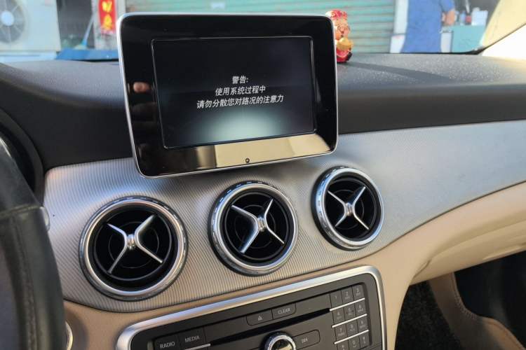 Used Mercedes-Benz GLA 2016 GLA 200 Sport Edition Audio And AC Panel