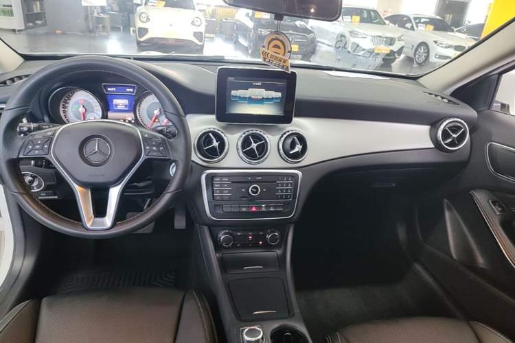 Used Mercedes-Benz GLA 2016 GLA 200 Fashion Model Audio And AC Panel