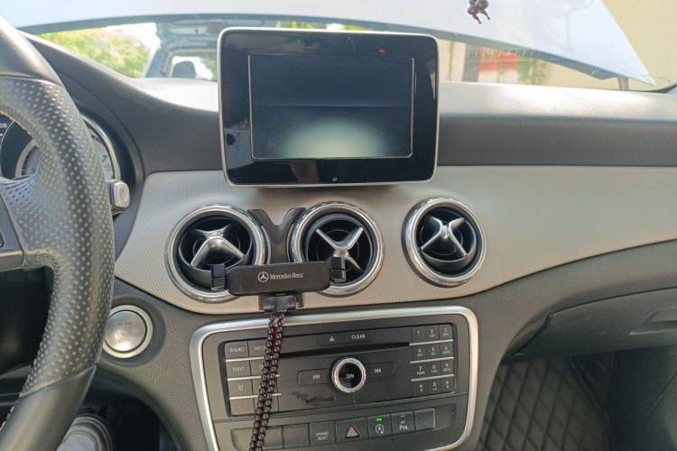 Used Mercedes-Benz GLA 2016 GLA 200 Sport Edition Audio And AC Panel