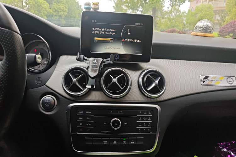 Used Mercedes-Benz GLA 2016 GLA 200 Sport Edition Audio And AC Panel