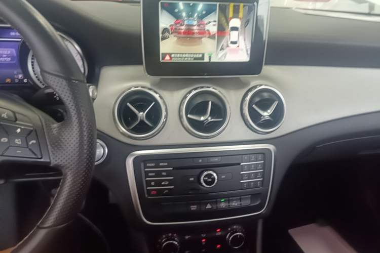 Used Mercedes-Benz GLA 2016 GLA 200 Fashion Model Audio And AC Panel