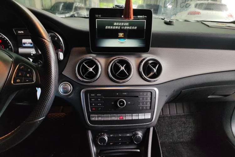 Used Mercedes-Benz GLA 2016 GLA 220 4MATIC Luxury Model Audio And AC Panel