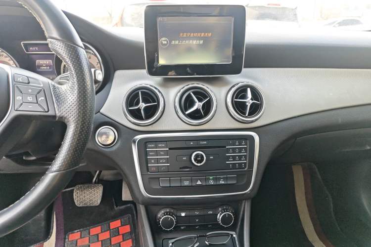 Used Mercedes-Benz GLA 2016 GLA 200 Sport Edition Audio And AC Panel
