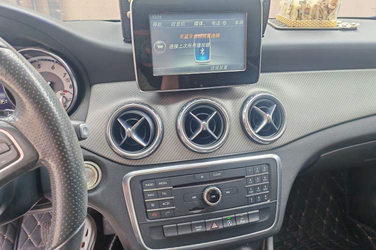 Used Mercedes-Benz GLA 2016 GLA 200 Sport Edition Audio And AC Panel