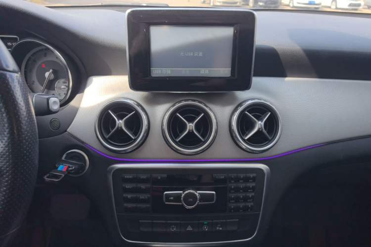 Used Mercedes-Benz GLA 2016 GLA 200 Sport Edition Audio And AC Panel