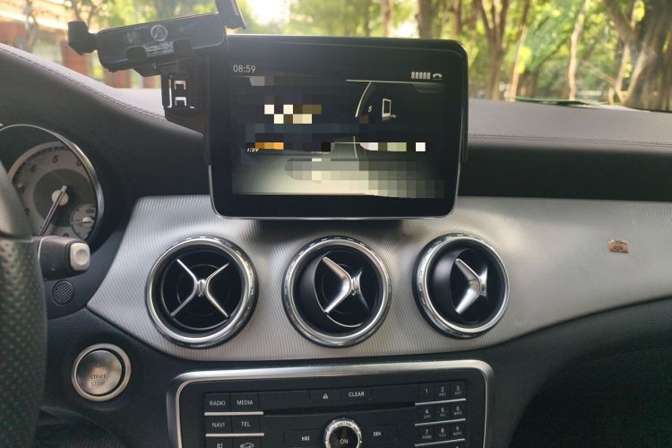Used Mercedes-Benz GLA 2016 GLA 220 4MATIC Fashion Edition Audio And AC Panel