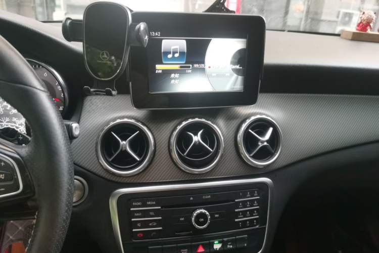 Used Mercedes-Benz GLA 2016 GLA 200 Sport Edition Audio And AC Panel
