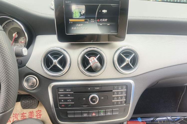 Used Mercedes-Benz GLA 2016 GLA 200 Fashion Model Audio And AC Panel